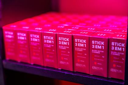 Imagem de Stick 3 em 1 Baton, Blush e Sombra