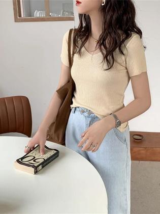 Imagem de Suéter Feminino Slim Canelado com Decote V - Manga Curta - Bodycon Aossviao 2024