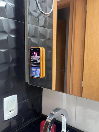 Imagem de Suporte Adesivo para Celular com Ventosas For Creators