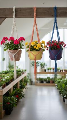 Imagem de Suporte Decorativo em Macramê, Arranjo de cordas Suspenso, Presente Ideal, Redinha para Planta