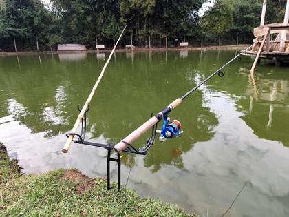 Imagem de Suporte Duplo Para Duas Vara de Pesca Com Reforço Barranco Preto