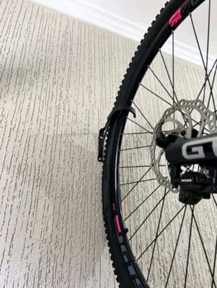 Imagem de Suporte para bicicleta parede vertical