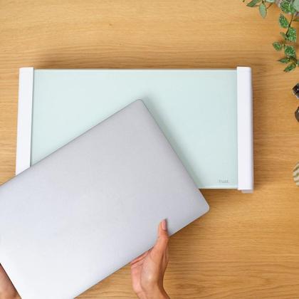 Imagem de Suporte para Monitor Trust Monta, Vidro Temperado, Base Elevada, Organizador de Mesa, Branco - 25351