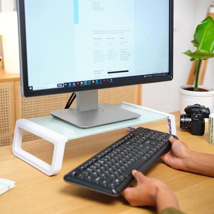 Imagem de Suporte para Monitor Trust Monta, Vidro Temperado, Base Elevada, Organizador de Mesa, Branco - 25351