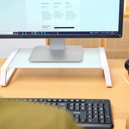 Imagem de Suporte para Monitor Trust Monta, Vidro Temperado, Base Elevada, Organizador de Mesa, Branco - 25351