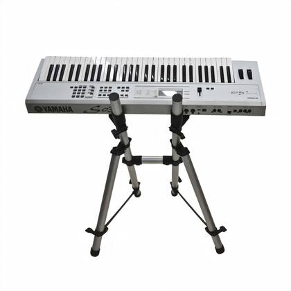 Imagem de Suporte Titanium Racks TM110 Prata Para Teclados até 7 Oitavas Yamaha, Casio, Behringer e Outros
