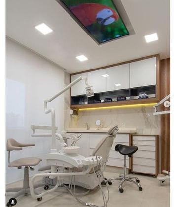 Imagem de Suporte TV 32 A 55 de Teto para Consultório Odontológico