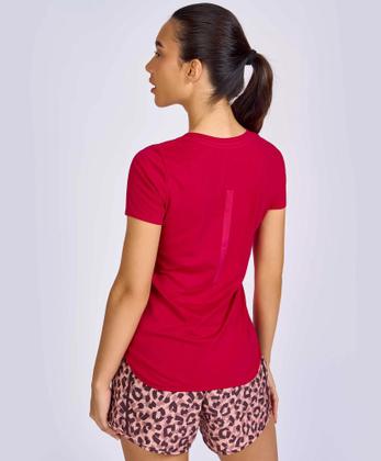 Imagem de T-shirt Skin Fit Alongada Gola V Alto Giro - Ref. 2331701