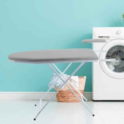 Imagem de Taboa Mesa De Passar Dobrável Com Passa Mangas Porta Ferro e Tecido Térmico Utilaço