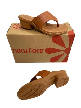 Imagem de Tamanco feminino new face 24361 em couro salto bloco 4 cm