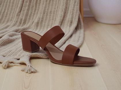 Imagem de Tamanco Marrom Feminino Salto Médio Grosso Bloco Tendência Moda Social Dia a Dia Casual