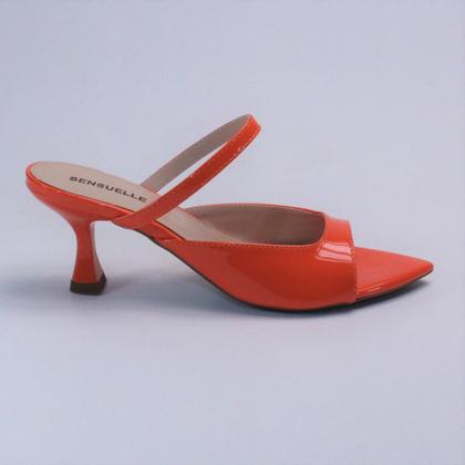 Imagem de Tamanco Mule Feminino Bico Fino Folha Verniz Salto Taça Tira