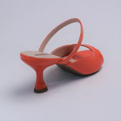 Imagem de Tamanco Mule Feminino Bico Fino Folha Verniz Salto Taça Tira