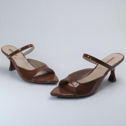 Imagem de Tamanco Mule Feminino Bico Fino Folha Verniz Salto Taça Tira