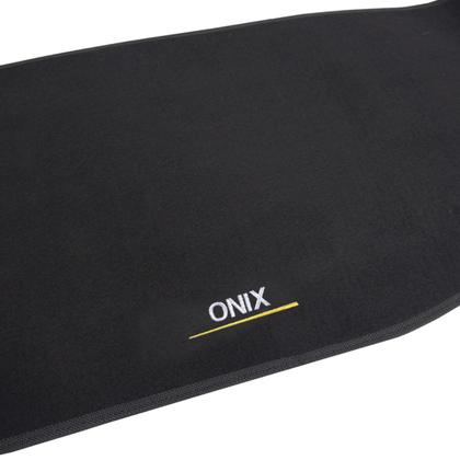 Imagem de Tapete Carpete Onix 2020 à 2025 Preto Logo Bordado Jogo 5 Peças Personalizado Automotivo