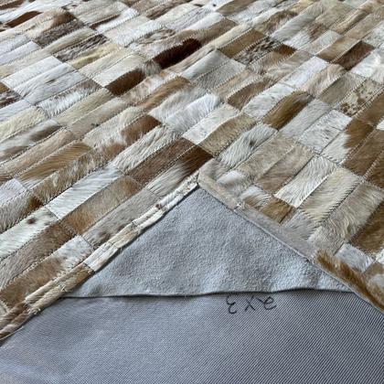 Imagem de Tapete de couro bege malhado 2,00x3,00 s/b peça 3x9cm
