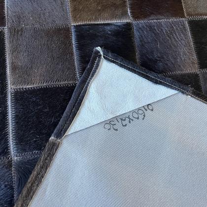 Imagem de Tapete de couro marrom café 0,60x2,30 com borda peça 10x10cm