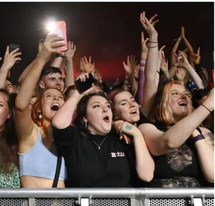 Imagem de Tatuagem Temporária Taylor Swift 13 Kit Com 3 Roxo Rosa ul