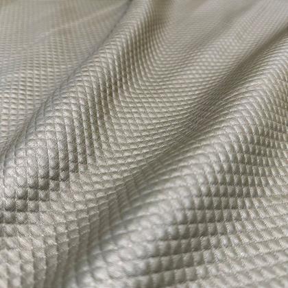 Imagem de Tecido Couro Matelassê 100% Poliéster - 1,55m Para Artesanatos e Acessórios