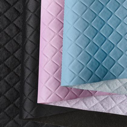Imagem de Tecido material sintético Matelasse P/ Bolsas Estofados E Forros - 1m