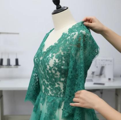 Imagem de Tecido Renda Tule Bordado Floral Verde Jade MT