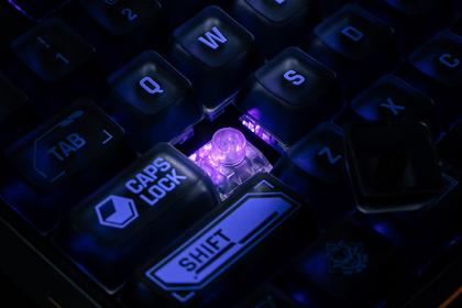 Imagem de Teclado 8BitDo Retro 87 Mechanical com interruptores Kailh RGB