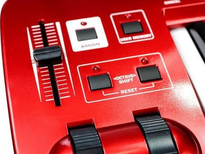 鍵盤楽器 BEHRINGER UMX610 U-CONTROL Behringer UMX610 Teclado Controlador de 61 teclas | Amazon