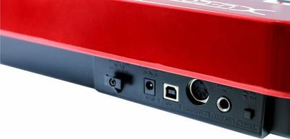 Teclado Controlador Behringer Umx610 U-control Usb 61 Teclas