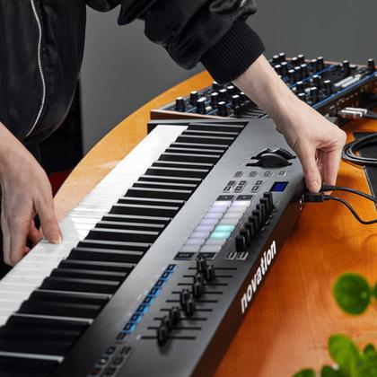 Imagem de Teclado Controlador Novation Launchkey 88 Midi 88 Teclas