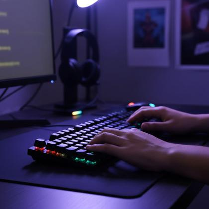Imagem de Teclado Gamer Para Computador Notebook Led Rgb Usb Abnt2 Teclado Gamer Multimídia Madset, eclado com teclas multimídia