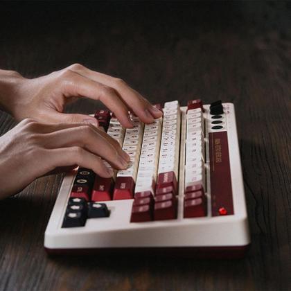 Imagem de Teclado Mecânico 8BitDo Fami Edition, Bluetooth, 2.4G, USB-C, Branco - 85HA01