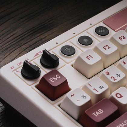 Imagem de Teclado Mecânico 8BitDo Fami Edition, Bluetooth, 2.4G, USB-C, Branco - 85HA01