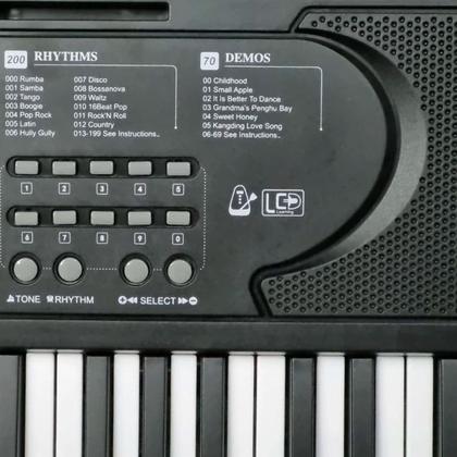 Imagem de Teclado Musical 61 Teclas 255 Ritmos E Timbres Com Display Led Bivolt Tc161 MK Spring