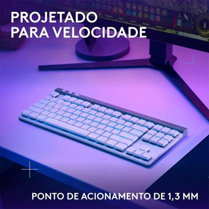 Imagem de Teclado Sem Fio Mecânico Gamer Logitech G515, RGB, Bluetooth, com Design TKL,Tecnologia Lightspeed, Branco - 920-012535
