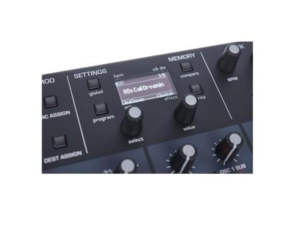 Imagem de Teclado Sintetizador Sequential Take 5 Com 44 Teclas