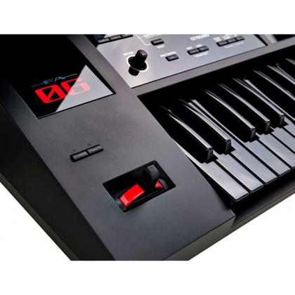 Teclado Workstation Roland FA06B 61 Teclas Pretas - Teclado