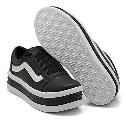 Imagem de Tênis Casual Dk Shoes com Cadarço Detalhe Lateral em Listra e Sola Robusta