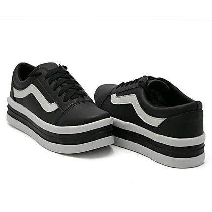 Imagem de Tênis Casual Dk Shoes com Cadarço Detalhe Lateral em Listra e Sola Robusta