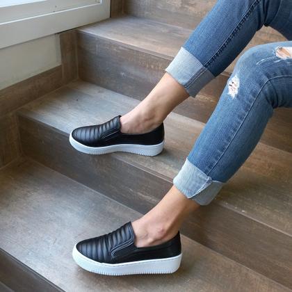 Imagem de Tênis Feminino Casual Slip On Preto Flatform Matelassê