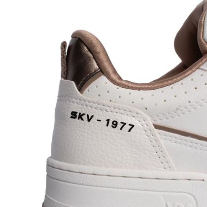 Imagem de Tênis Feminino Via Marte Casual Recortes Branco/Marrom