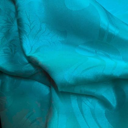 Imagem de Toalha De Mesa Jacquard Lucy 4, 6 e 8 Lugares Tecido Grosso Elegância e Durabilidade para Sua Mesa