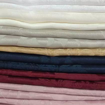 Imagem de Toalha De Mesa Jacquard Lucy 4, 6 e 8 Lugares Tecido Grosso Elegância e Durabilidade para Sua Mesa