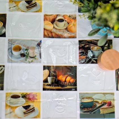 Imagem de Toalha de Mesa PVC Cristal 3,00x1,40 Transparente Com Estampa Impermeável Protetora