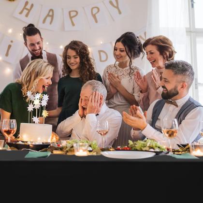 Imagem de Toalha de mesa QZYL preta descartável 12 peças 137 x 274 cm retangular