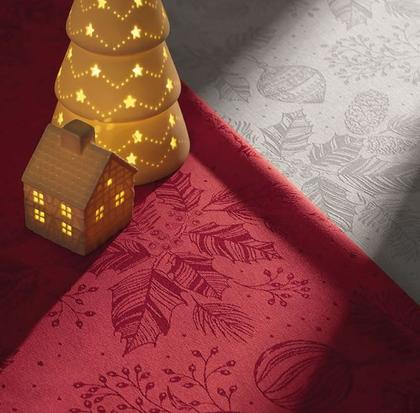 Imagem de Toalha de Mesa Retangular 8 Lugares Azevinho Vermelho Karsten