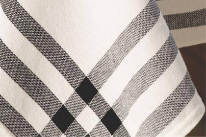 Imagem de Toalha de Mesa Retangular 8 Lugares Com Listras Creme e Preto Paris 140x300