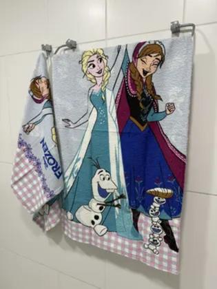 Imagem de Toalha Felpuda de Banho Estampada Frozen 60x120cm Lepper