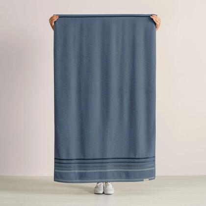 Imagem de Toalha Karsten Lumina Fio Penteado com Barra Degradê 70x140cm