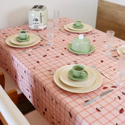 Imagem de Toalha Retangular Bosque Encantado - Xadrez Rosé com Cogumelos