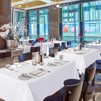 Imagem de Toalhas de mesa sancua brancas retangulares 137x274cm, pacote com 8